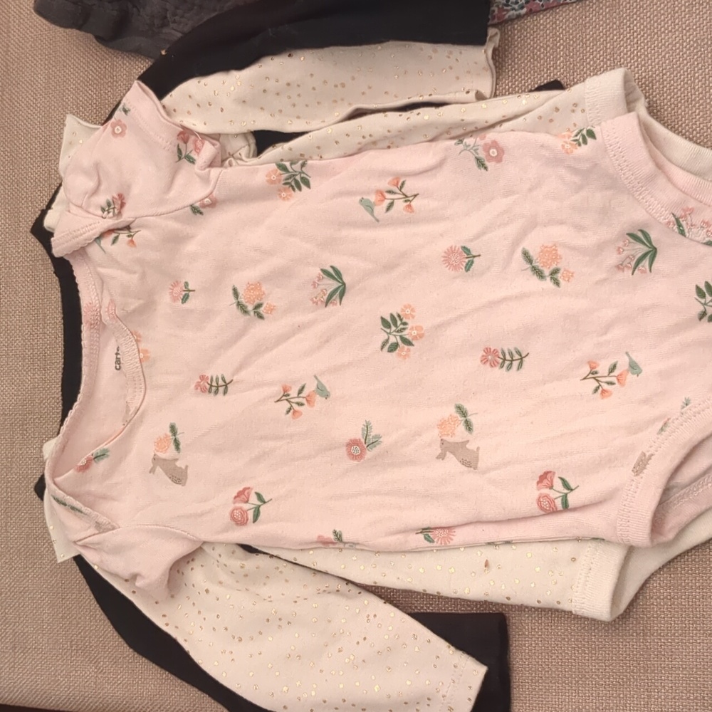 Baby girl bundle - Picture 2 of 9